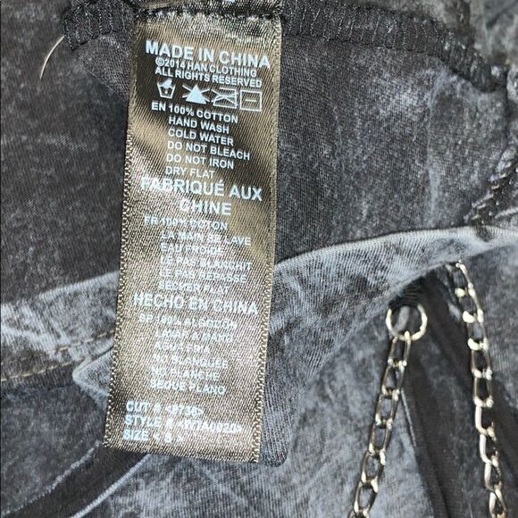 🛍️Black by Classic rock t shirt chains with face - Picture 8 of 8